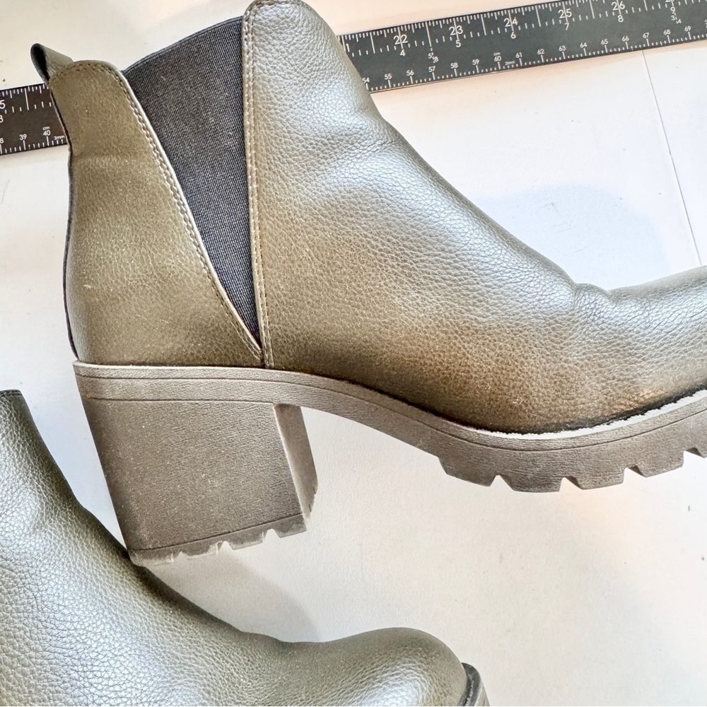 X Appeal Chunky Lug Sole Chelsea Ankle Boots Olive Green Size 8 Utility Army - Picture 6 of 11
